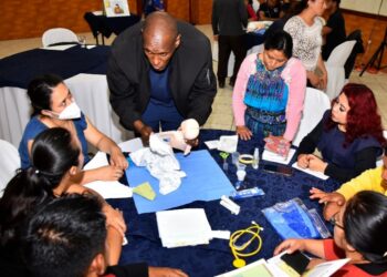 Fortalecen talleres para prevenir muertes neonatales en Huehuetenango