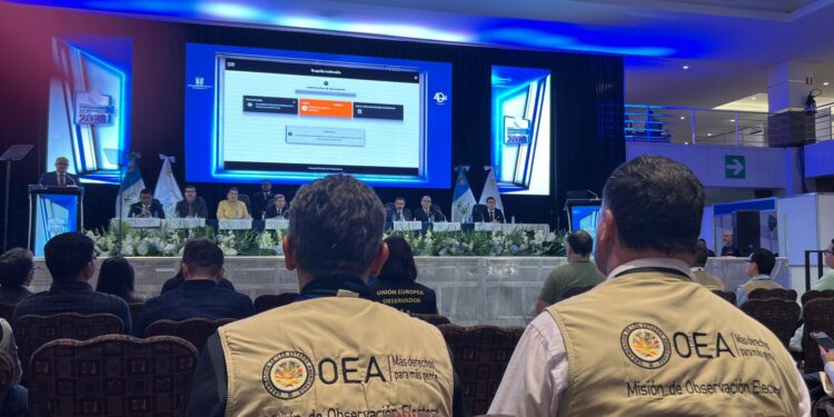 La MOE OEA desplegó observadores en los 22 departamentos de Guatemala y en Estados Unidos. / Foto: OEA.