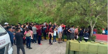 Minex asiste retorno de 128 connacionales rescatados en una carretera en Veracruz, México