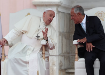 El Papa pide desde Lisboa políticas para proteger el medio ambiente y ayudar a los jóvenes