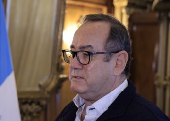 Presidente de Guatemala apoya los esfuerzos de Ucrania para recuperar Crimea