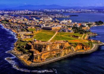 Puerto Rico propone desarrollar el árbol de Navidad solar más grande del mundo