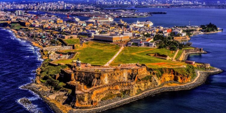 Puerto Rico propone desarrollar el árbol de Navidad solar más grande del mundo