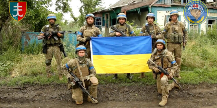 Ucrania “vuelve” a Crimea en el día del aniversario de su independencia