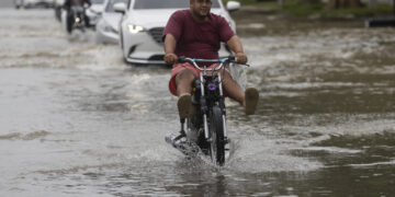 Tormenta tropical Franklin avanza en aguas del Atlántico. / Foto: EFE.