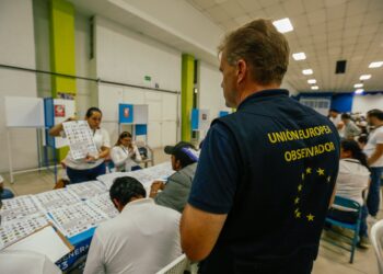 Unión Europea despliega 44 observadores para la segunda vuelta electoral en Guatemala