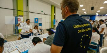 Unión Europea despliega 44 observadores para la segunda vuelta electoral en Guatemala
