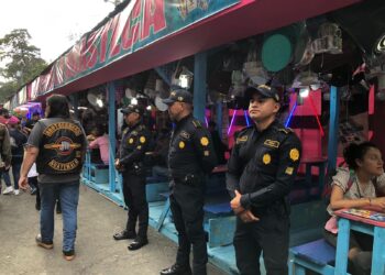 PNC brinda seguridad a los ciudadanos en la Feria de Jocotenango