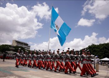 Comité Permanente Pro-Festejos de la Independencia Nacional conmemora el Día de la Bandera