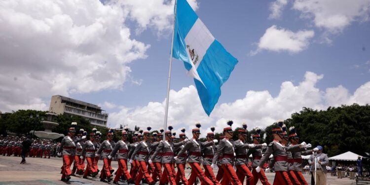 Comité Permanente Pro-Festejos de la Independencia Nacional conmemora el Día de la Bandera