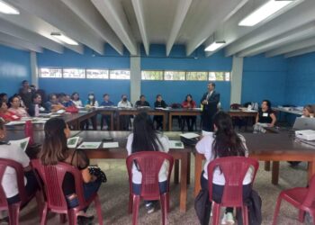 Capacitación a docentes como parte de Leamos Juntos. /Foto: Mineduc