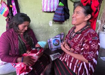 Proyecto Crecer Sano promueve la lactancia materna