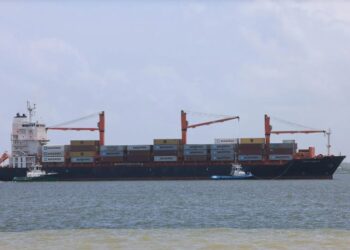 Aumentan las exportaciones del comercio de prendas de vestir y café