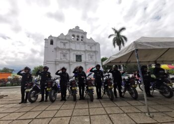 Entrega de motocicletas fortalece seguridad en Baja Verapaz