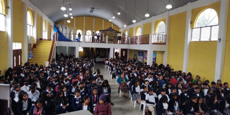 Desarrollan feria para prevención de embarazos en adolescentes