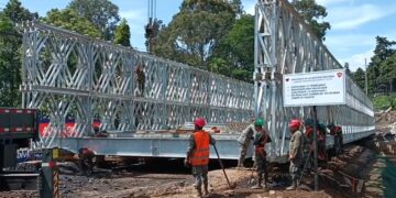 Ejército en trabajos finales de puente temporal ruta al Pacífico
