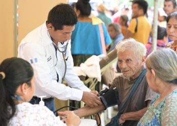 Adultos mayores de Alta Verapaz beneficiados con jornadas de salud