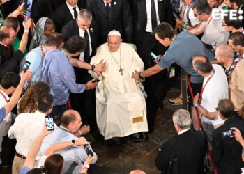 El Papa celebró un acto ante más de un millón de jóvenes y los animó a levantarse siempre