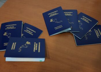 Existen Centros de Emisión de Pasaportes en Guatemala y en consulados en el extranjero. / Foto: Gilber García.