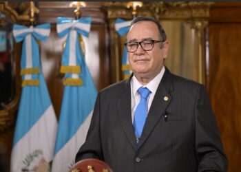 Presidente Alejandro Giammattei en cadena nacional reiteró compromiso por la transición. / Foto: Álvaro Interiano.
