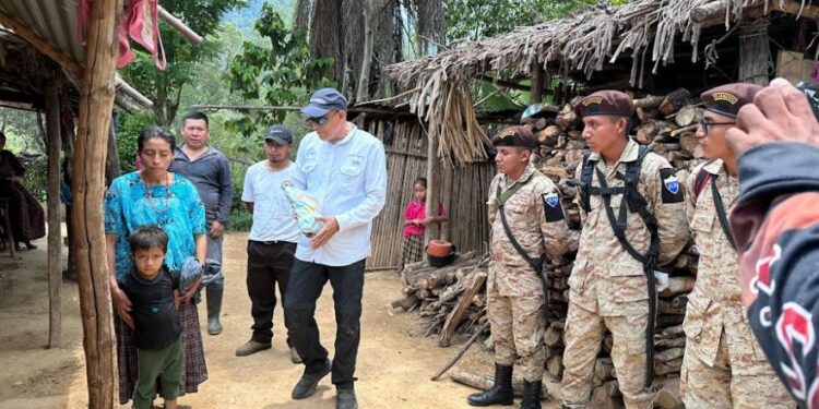 Salubristas reiteran compromiso con la población de Alta Verapaz