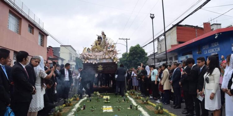 Virgen de la Asunción recorre principales calles y avenidas de la ciudad