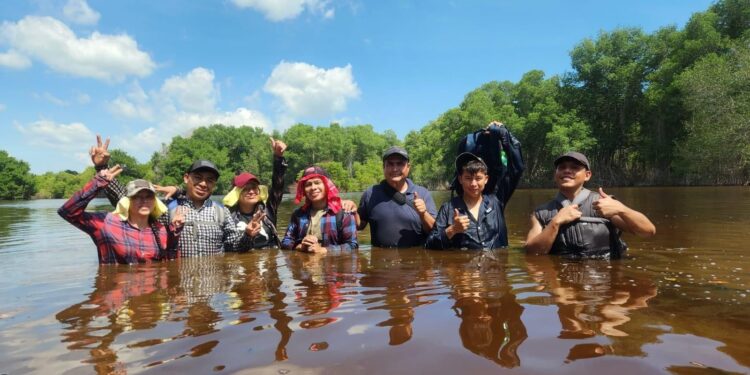Universitarios visitan áreas protegidas del Conap