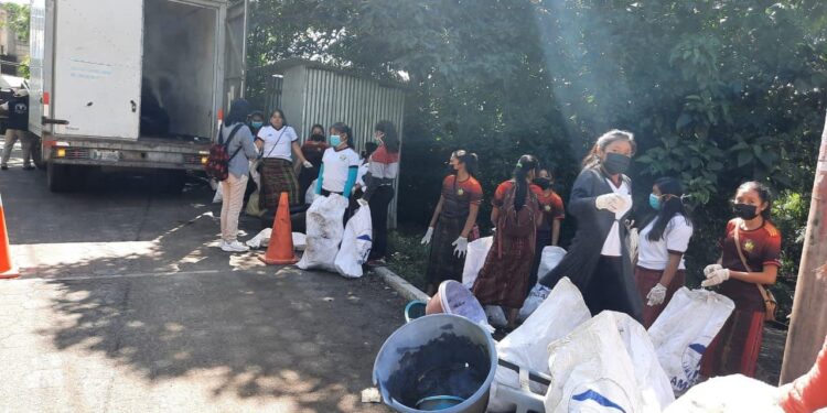 Sololá se une a las jornadas de limpieza para prevenir el dengue