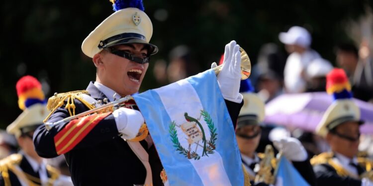 Desfile cívico está compuesto por más de 130 bandas. / Foto: SCSP.
