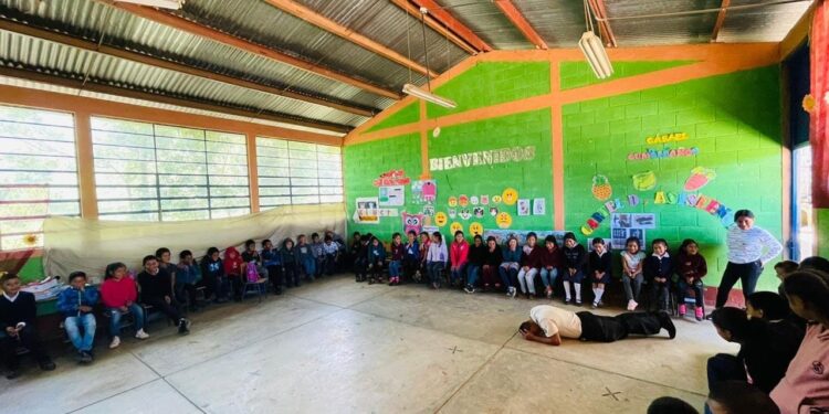 En Jalapa desarrollan capacitación en primeros auxilios y simulacros de evacuación