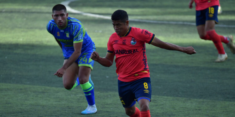 Municipal baila al Deportivo Mixco en el Santo Domingo