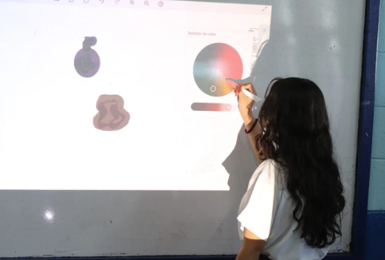 Mineduc habilita 21 entornos virtuales de aprendizaje para fortalecer la formación académica