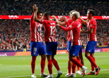 Atlético de Madrid corta la racha del Real Madrid y le deja sin liderato