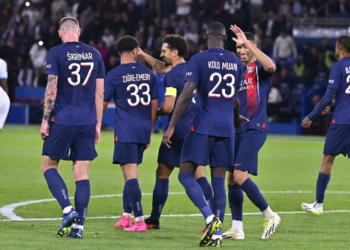 El PSG se sobrepone a la lesión de Mbappe y golea en el clásico