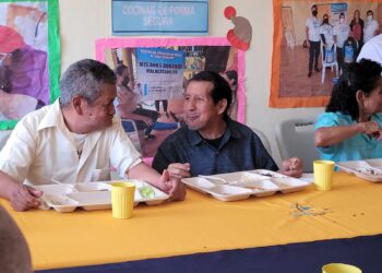 Atención a personas mayores en el marco de Mis Años Dorados. /Foto: Sosep