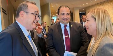 Mandatario conversó con presidenta del Consejo de Ministros de Italia