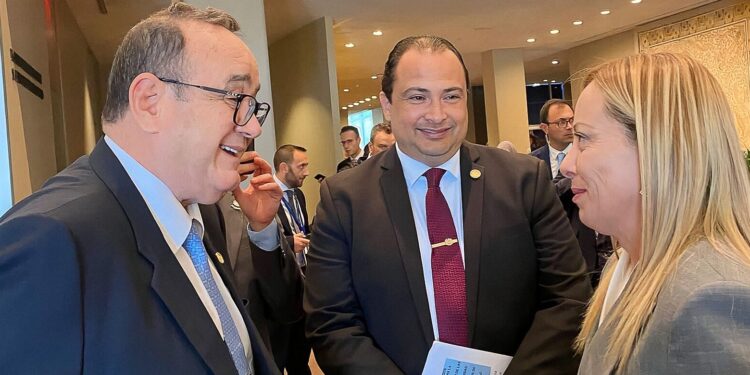 Mandatario conversó con presidenta del Consejo de Ministros de Italia