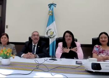 Autoridades de salud y educación desarrolla formación para la prevención del suicidio. /Foto: MSPAS