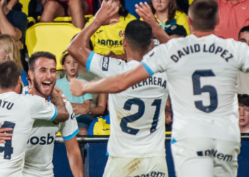 El Girona le remonta al Villarreal y es el líder de la Liga Española