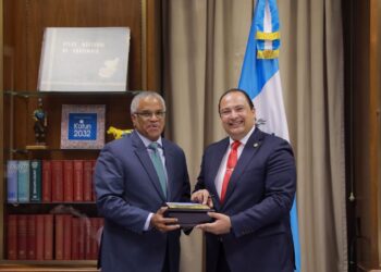 Reunión de Canciller guatemalteco con su homólogo de Belice