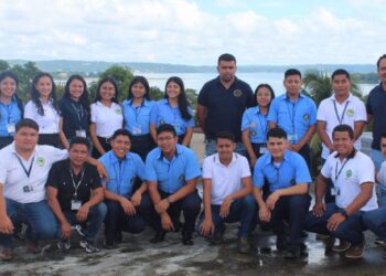 Ofrecen becas a jóvenes para que se profesionalicen en temas de salud