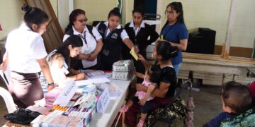 Jornada de servicios integrados de la SCEP en Huehuetenango.