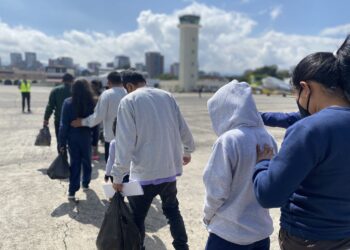 Más de mil 200 guatemaltecos fueron retornados al país