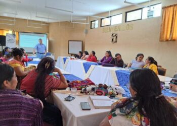 Desarrollan talleres para la capacitación de emprendedores. /Foto: Mineco