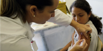 La vacuna contra el VPH se aplica de forma gratuita en centros de Salud, recuerda el MSPAS. / Foto: OPS.