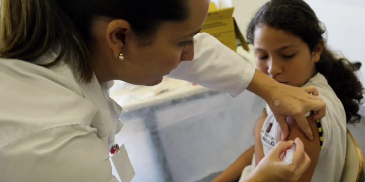La vacuna contra el VPH se aplica de forma gratuita en centros de Salud, recuerda el MSPAS. / Foto: OPS.