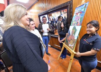 Iniciativa Jóvenes Protagonistas presentó la Exposición de Arte y Pintura e Idioma Maya. /Foto: Carlos Jacinto