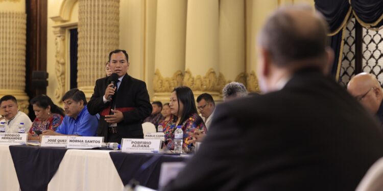 Representantes de sociedad civil durante el Conadur. /Foto: Gilber García