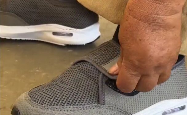 Zapatos deportivos para personas con diabetes. / Foto: MCD.