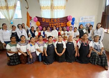 Promueven la capacitación de mujeres emprendedoras. /Foto: Sosep